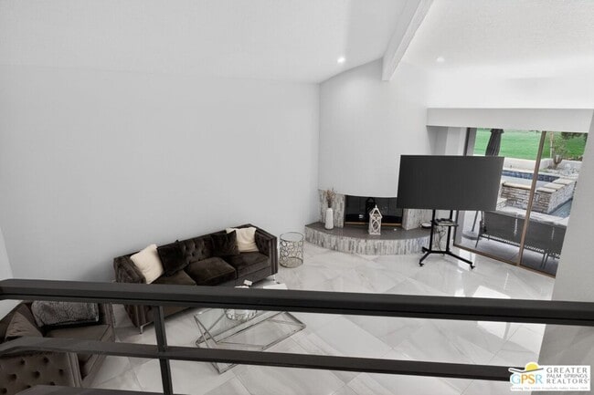 Building Photo - 196 Kavenish Dr