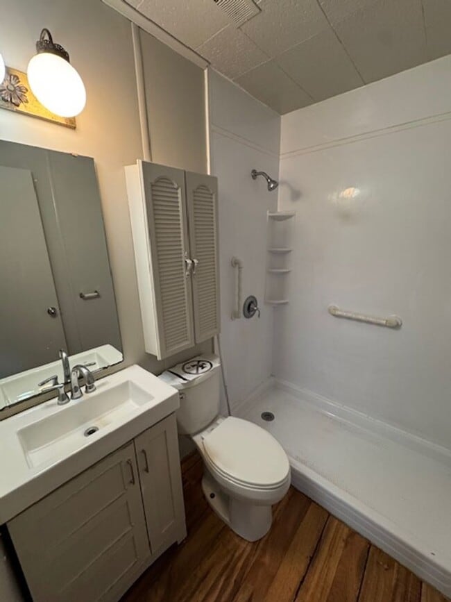 Building Photo - Great home in Waynedale!