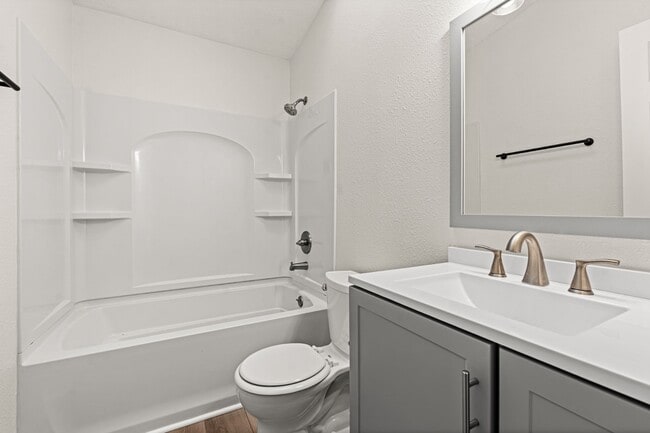 Building Photo - 112 Kristine Blvd