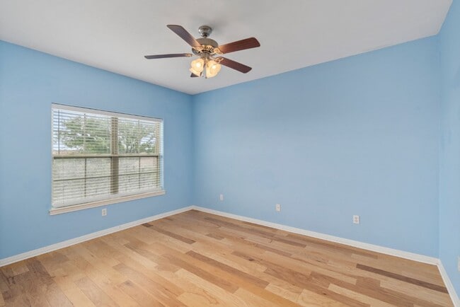 Building Photo - 6810 Deatonhill Dr