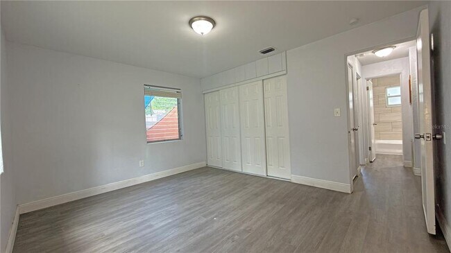 Building Photo - 126 Palm Dr