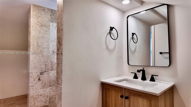 Building Photo - 1721 Fletcher St