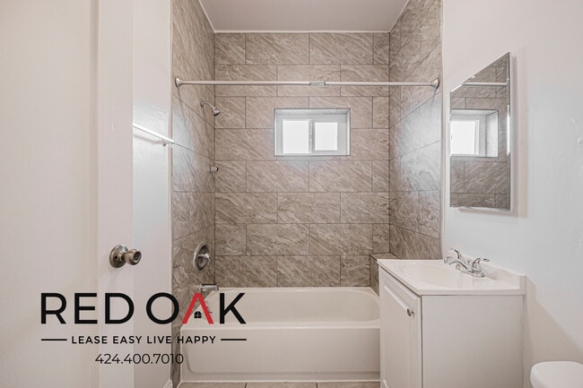 Building Photo - 921 S Bonnie Brae St