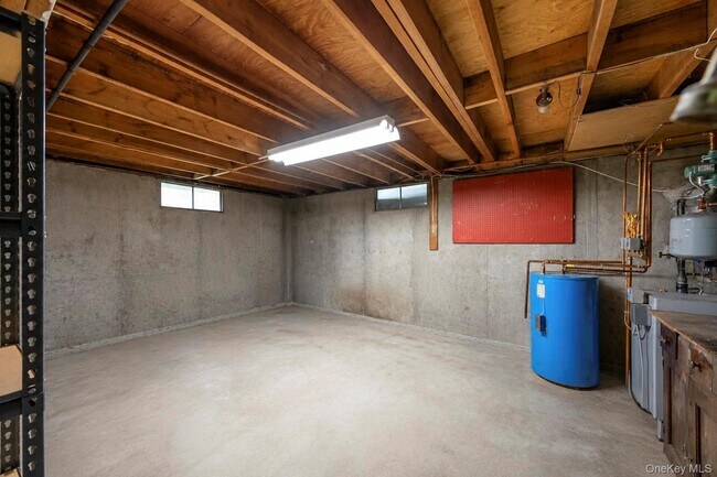 Building Photo - 25 Hewes St