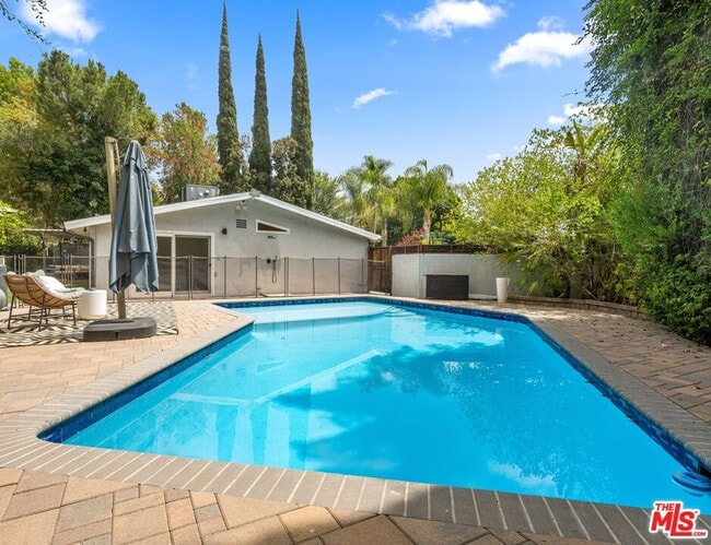 Building Photo - 20159 Hatteras St