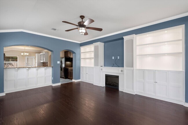 Building Photo - 8600 Harrier Dr