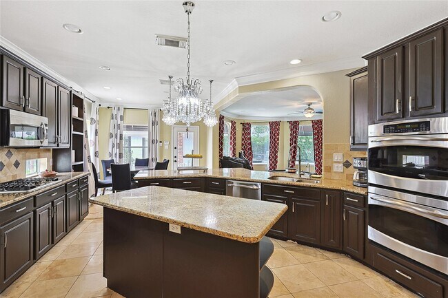 Building Photo - 1415 Meadow Hill Dr