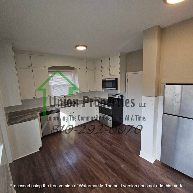 Building Photo - 263 N Elk St