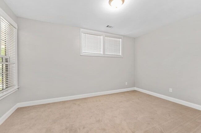 Building Photo - 134 Britten Pass