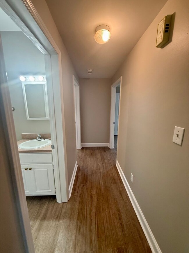 Building Photo - Three bedroom, 2.5 bath house in Graham