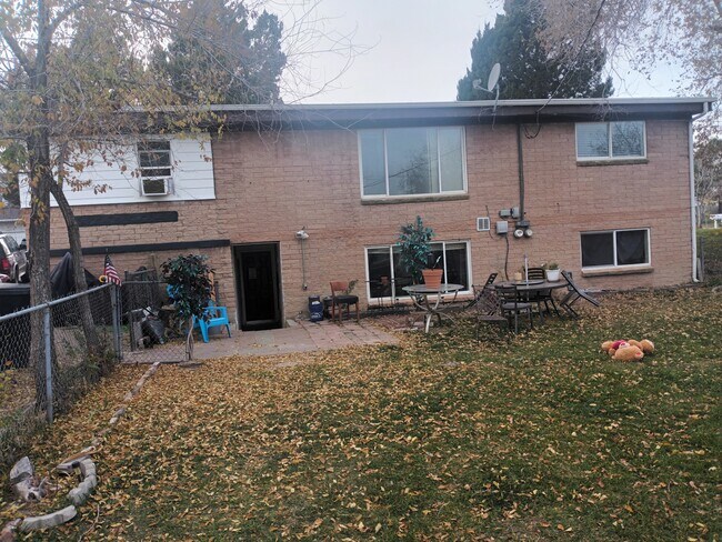 Building Photo - 6245 Margray Dr