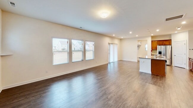 Building Photo - 4500 Collingham Dr