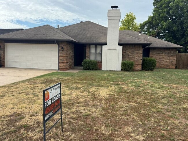 Primary Photo - New flooring and tile, great location, lar...
