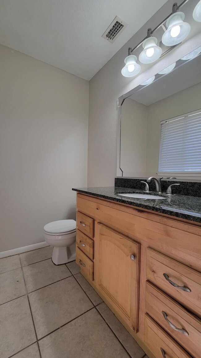 Building Photo - 709 Whippoorwill Ln