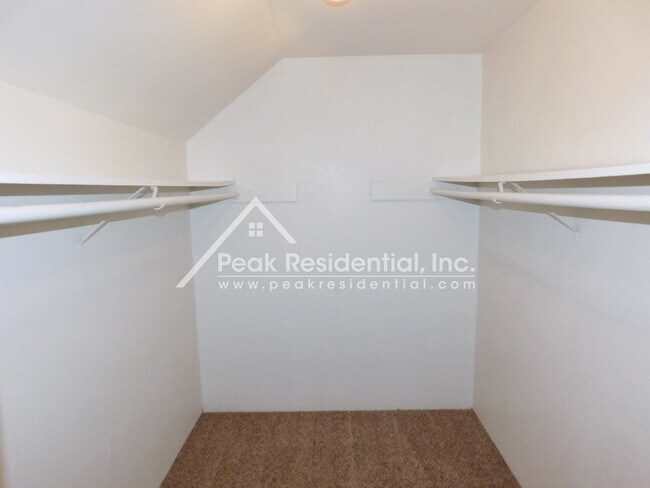 Building Photo - Northcrest6027