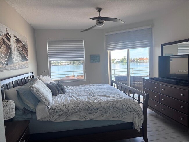 Building Photo - 7984 Sailboat Key Blvd S