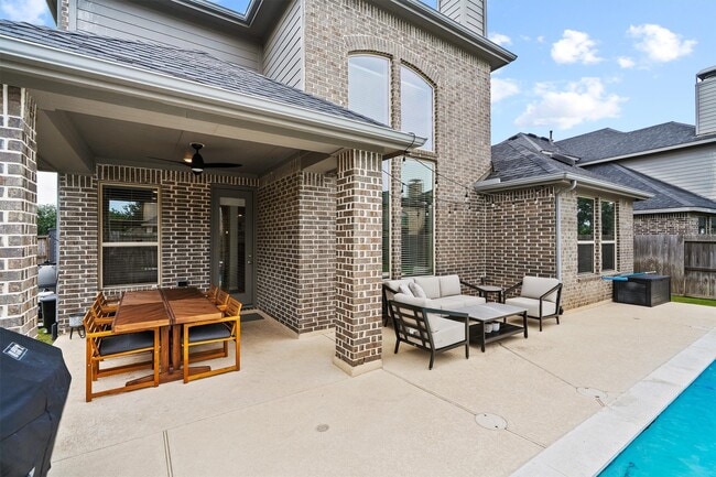 Building Photo - 3427 Willow Cres Ct