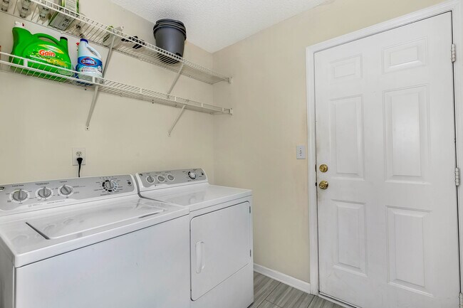 Building Photo - 5981 Vinemont Dr NW
