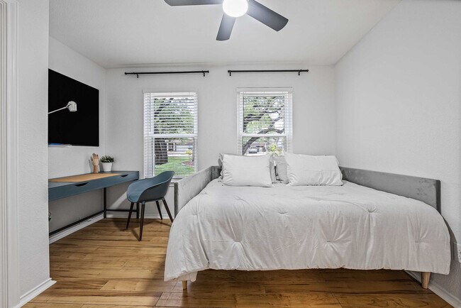 Building Photo - 7108 Dallas Dr