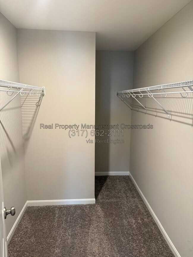 Building Photo - 5509 W Woodhaven Dr