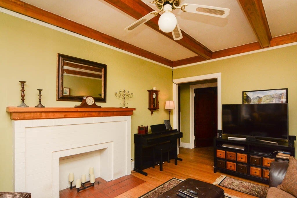 Building Photo - 1434 W Rosemont Ave