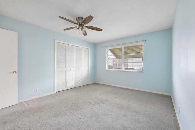 Building Photo - 212 W High Point Terrace