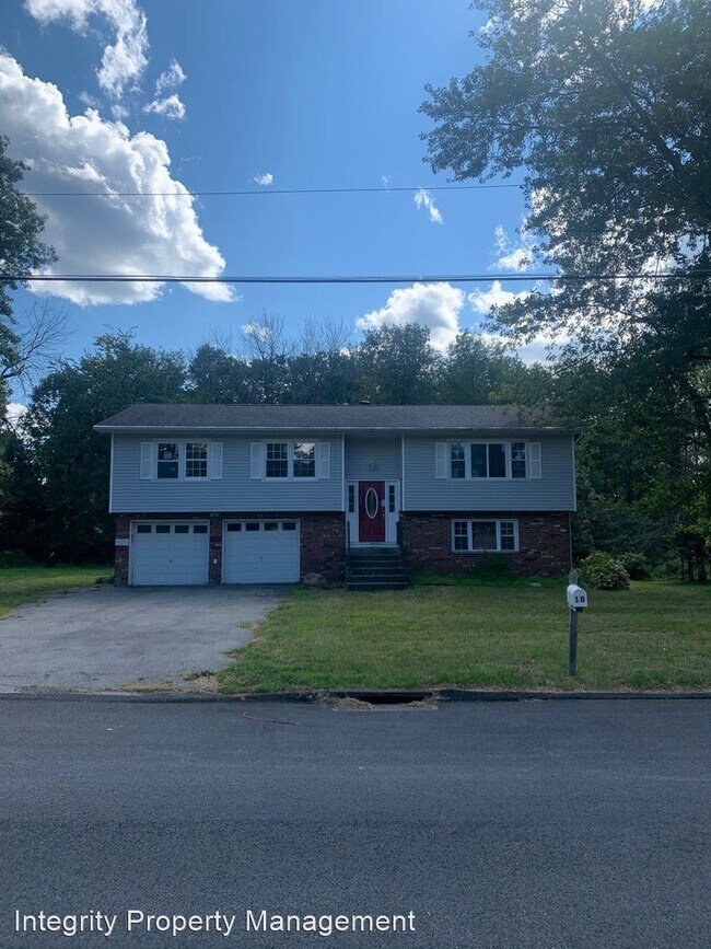 3 br, 1.5 bath House 18 Caroline Drive 18 Caroline Dr W Wappingers