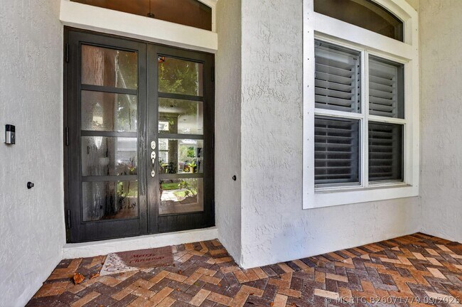 Building Photo - 10 Lake Eden Dr