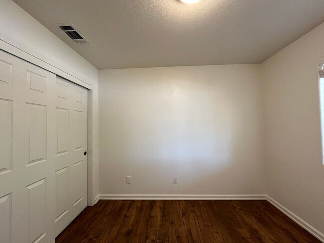 Building Photo - 1665 Aldo Way
