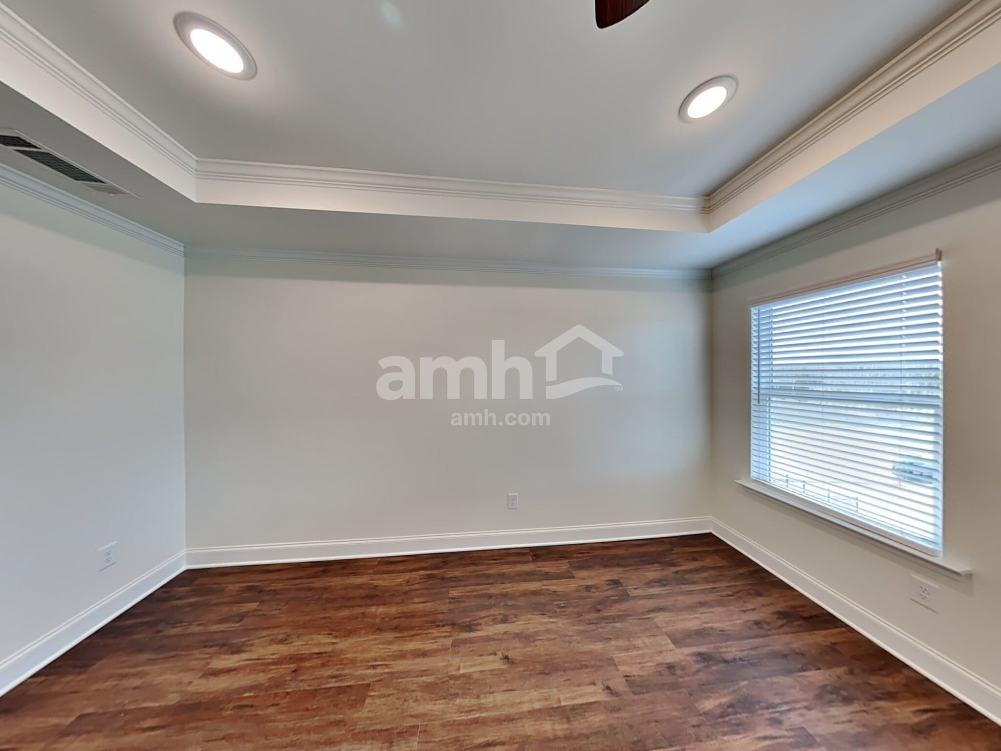 Building Photo - 3881 Chivalry Dr