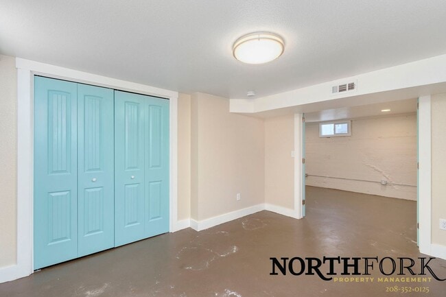 Building Photo - Cute North End Bungalow
