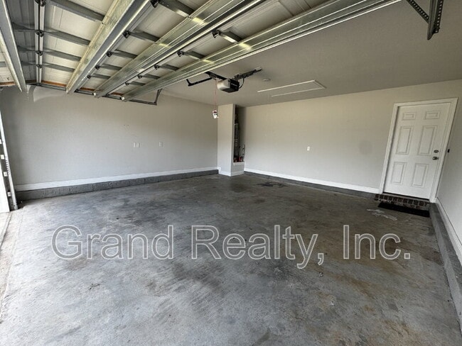 Building Photo - 6240 Charred Oak Ln