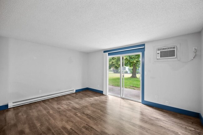Building Photo - 1521 N Bowdish Rd