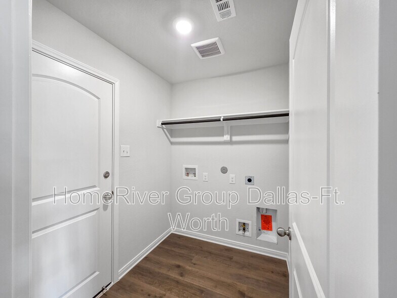 Building Photo - 246 Shaw Creek Blvd