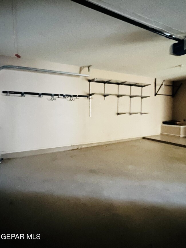 Building Photo - 12369 Tierra Apache Rd