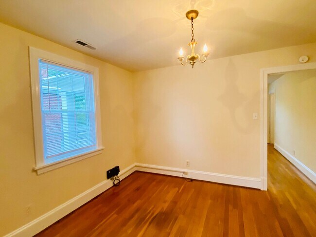 Building Photo - 4208 Fitzhugh Ave
