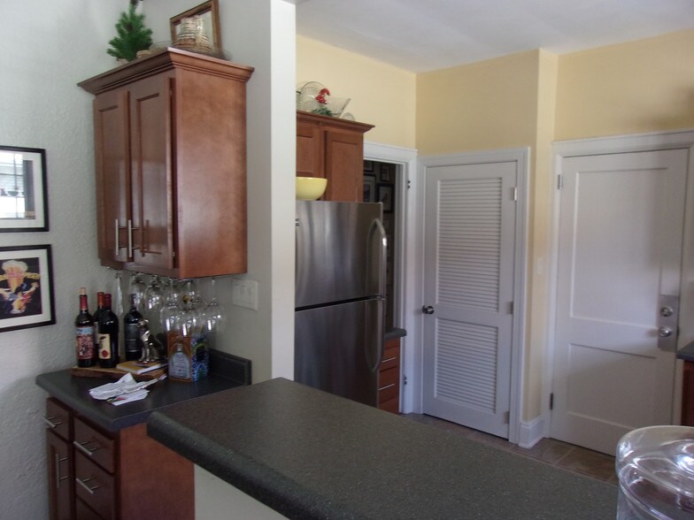 Building Photo - 309 Park Dr