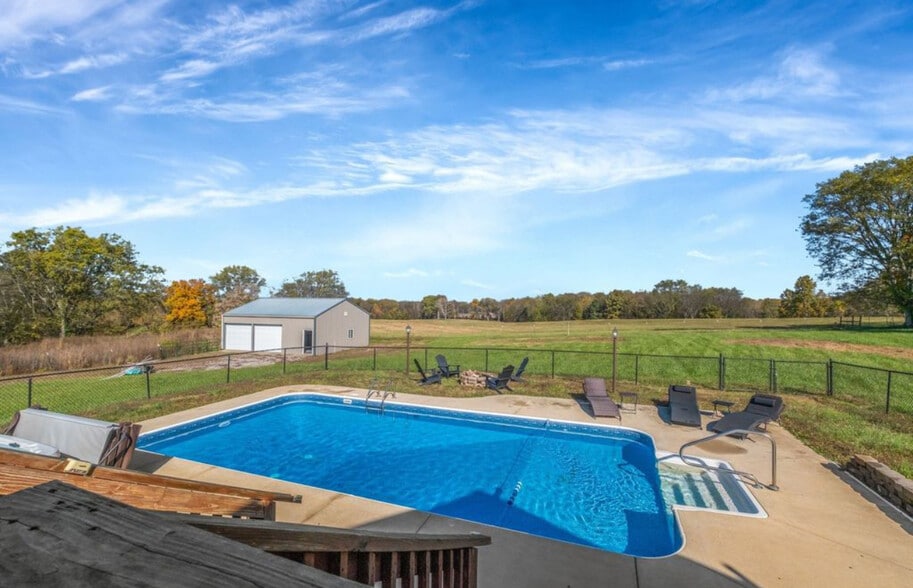 Building Photo - 5440 Eugene Kennedy Ln