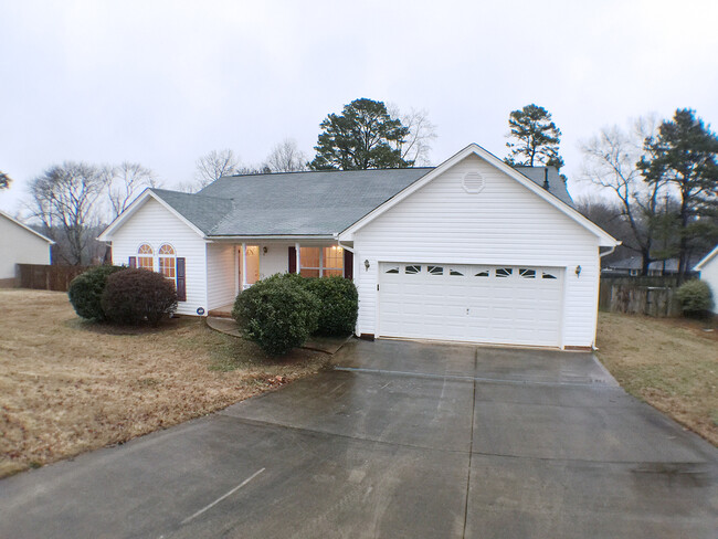 Primary Photo - Amazing open floor plan in Greer, all one ...