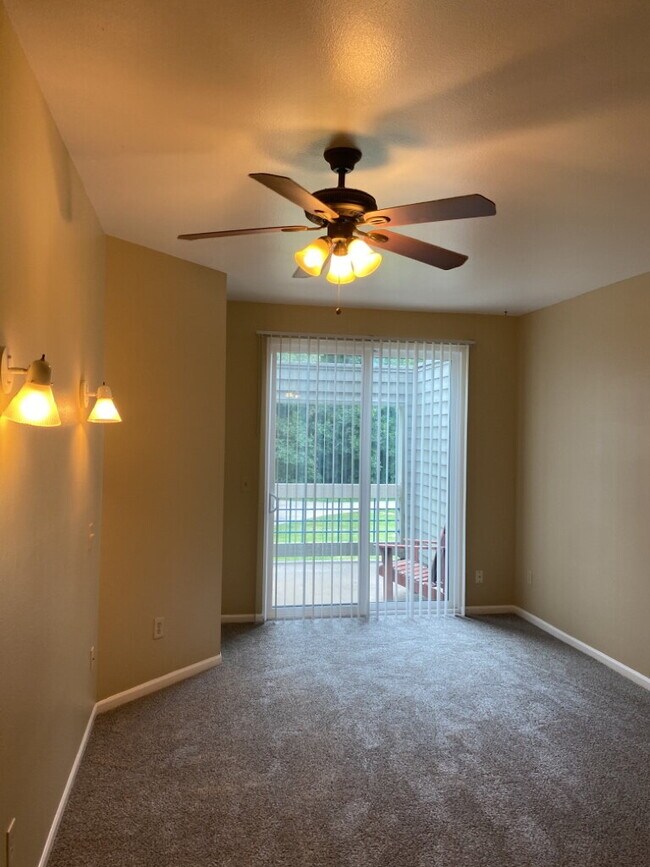 Building Photo - "Charming 2-Bed, 2-Bath Boulder Apartment with Cozy Fireplace and Spacious 1030 Sq Ft Layout!"