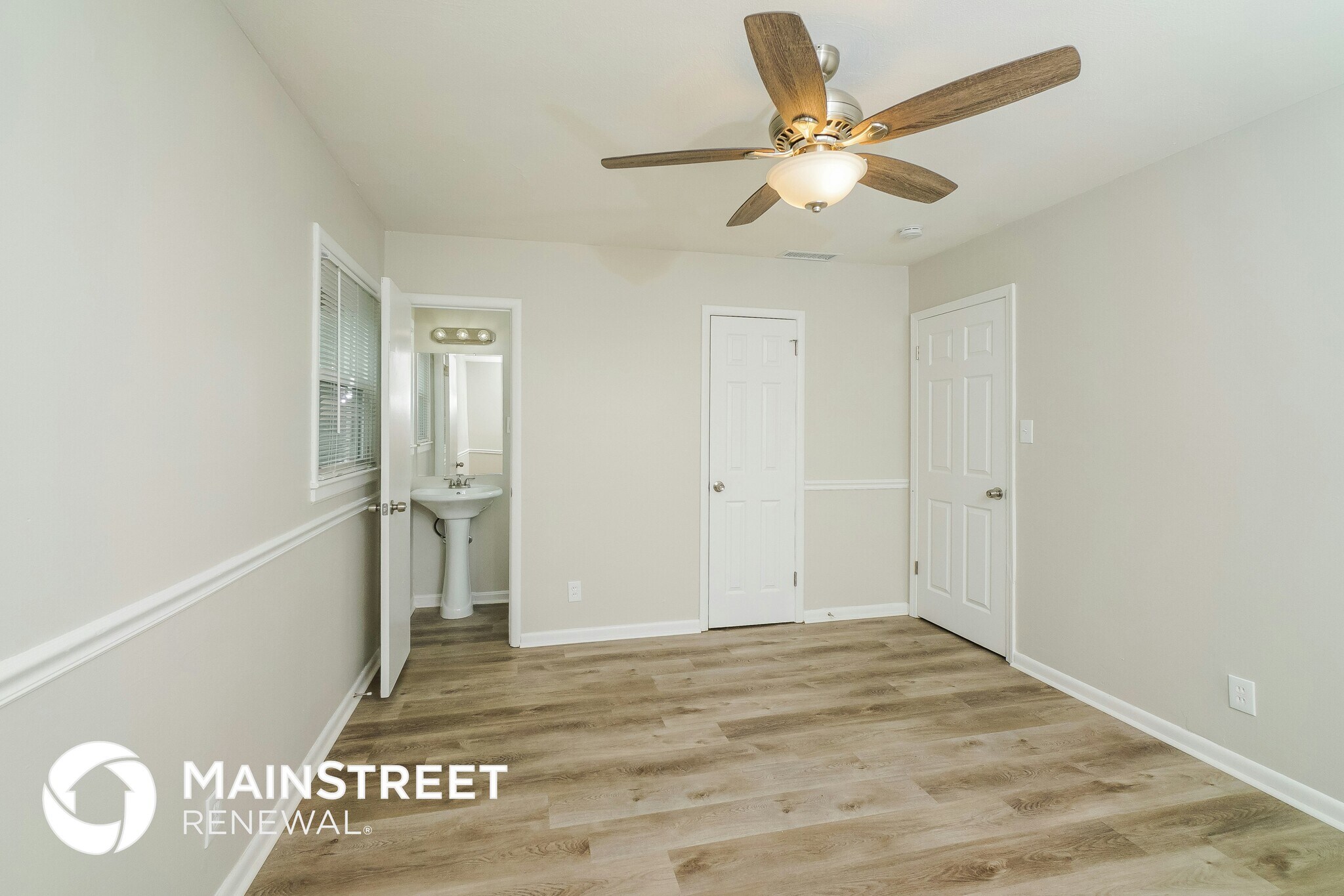 Building Photo - 9211 Aristides Dr