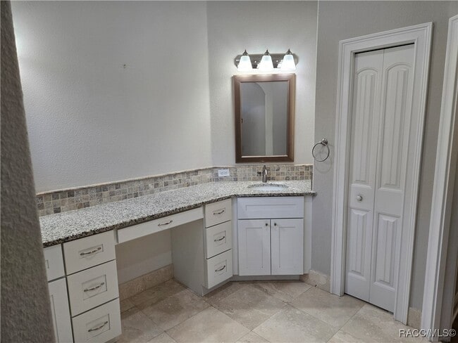 Building Photo - 9322 S DEER Pk Dr