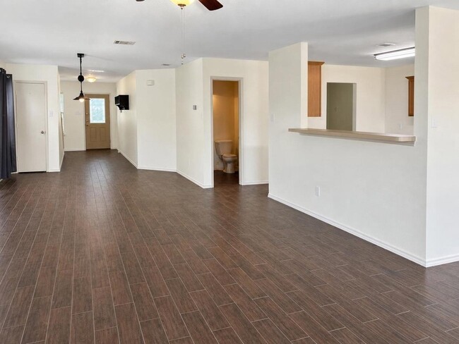 Building Photo - 1621 Village Park Trail