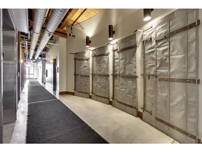 Building Photo - 127 5th St NE