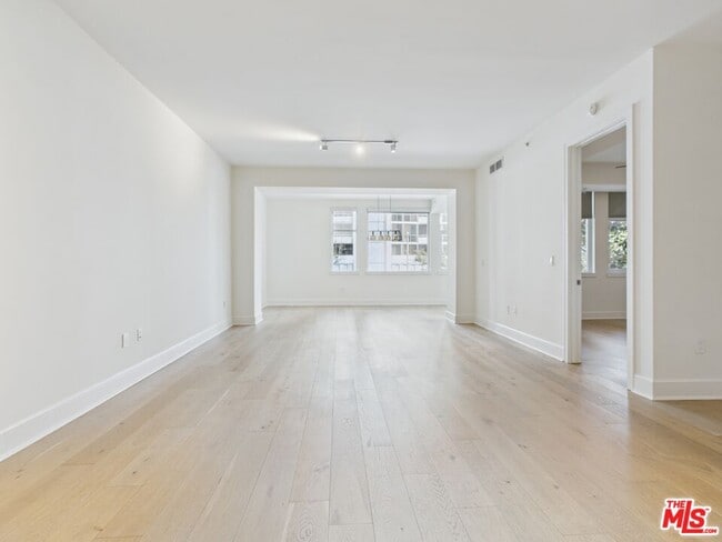 Building Photo - 10700 Wilshire Blvd