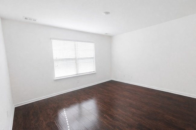 Building Photo - 10 Millie Ln