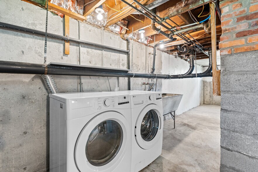 Building Photo - 1011 E Nora Ave