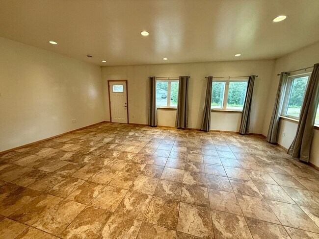 Building Photo - 2175 Chateau Ct