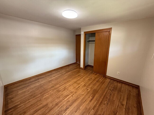 Building Photo - Charming 4-Bedroom Ranch Near Downtown Littleton!!