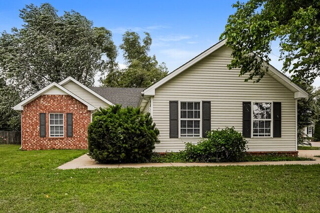 Building Photo - 1339 Macduff Dr
